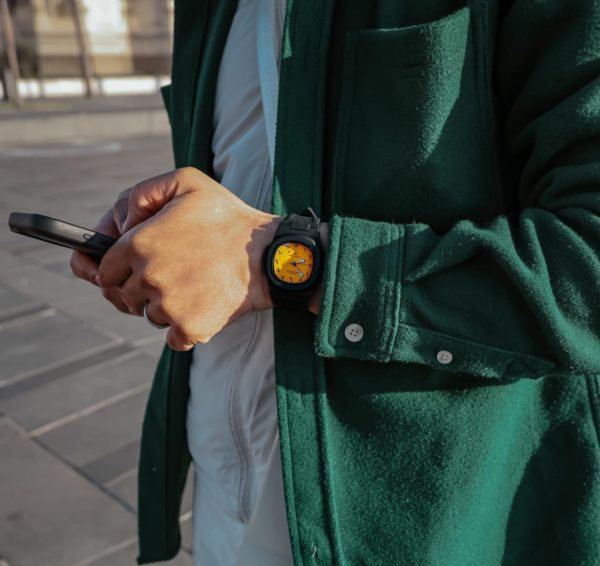DELTAWAQT JAUNE - Montre chiffres arabe – Image 4